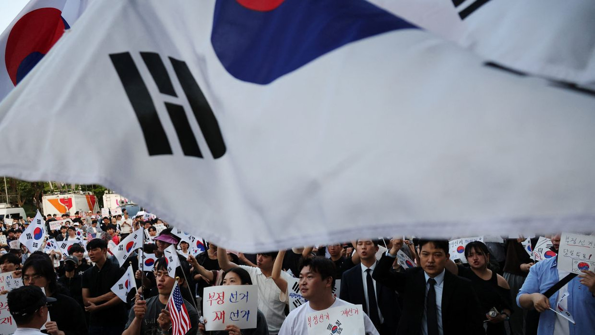 South Korean President Lee Urges Restraint in Election Protests, Dismisses Fraud Allegations
