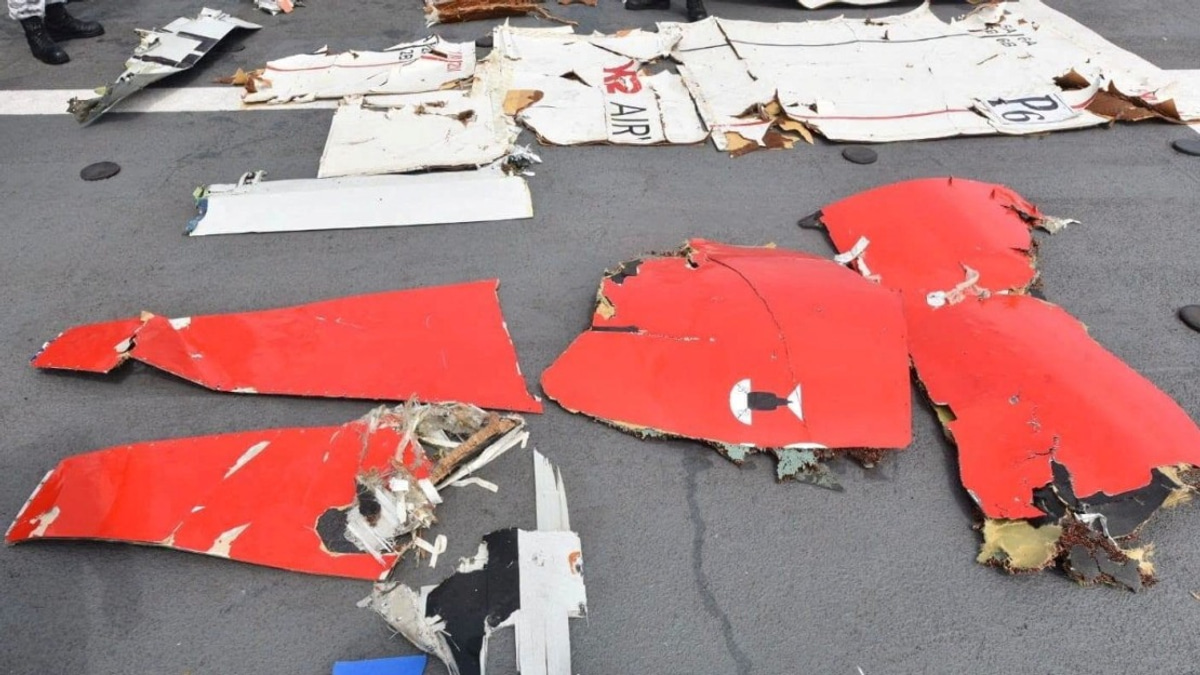 Pakistani Navy Recovers Cargo Plane Debris; Crew Fate Remains Unknown