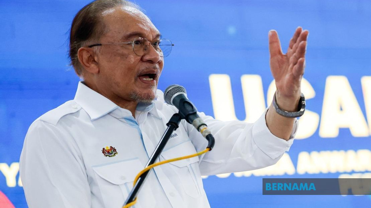 Don't Predict, Just Work Harder, Anwar Tells PH Machinery Ahead of Negeri Sembilan Poll