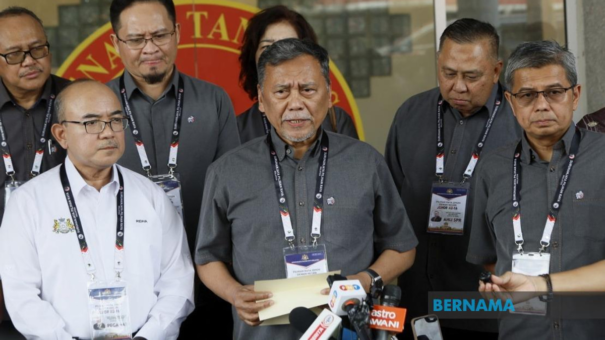 EC Eyes 96% Early Voting Turnout as Johor Heads to Polls