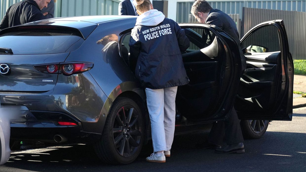 Man charged with stealing from Bondi shooting victim's body