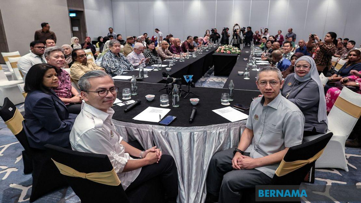 Fahmi Proposes Regular Media Retreat Sessions at Annual HAWANA Celebrations