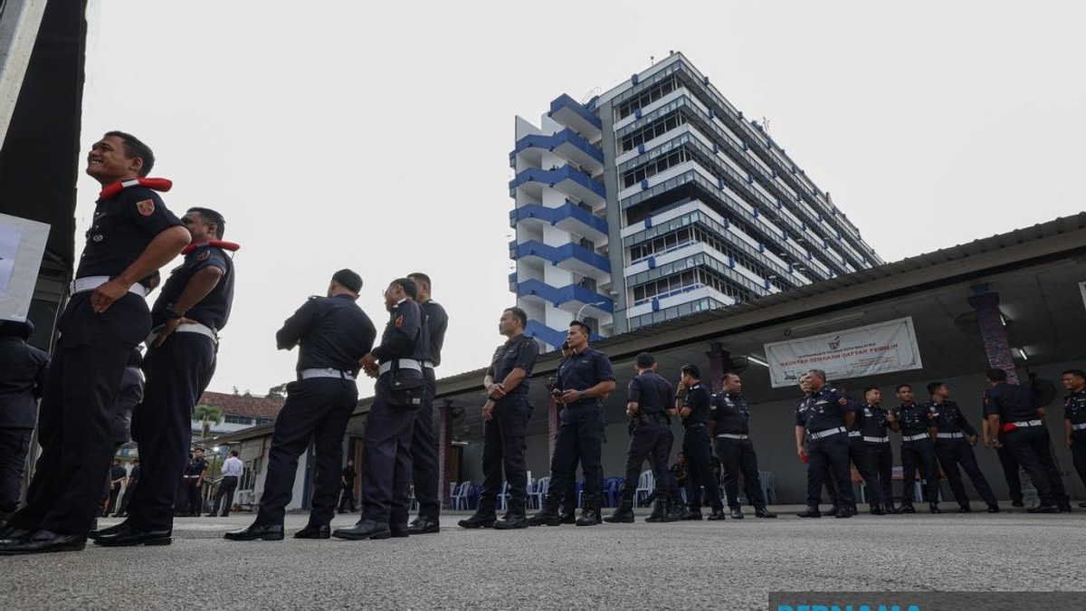 Military and Police Personnel Cast Early Ballots in Negeri Sembilan State Election