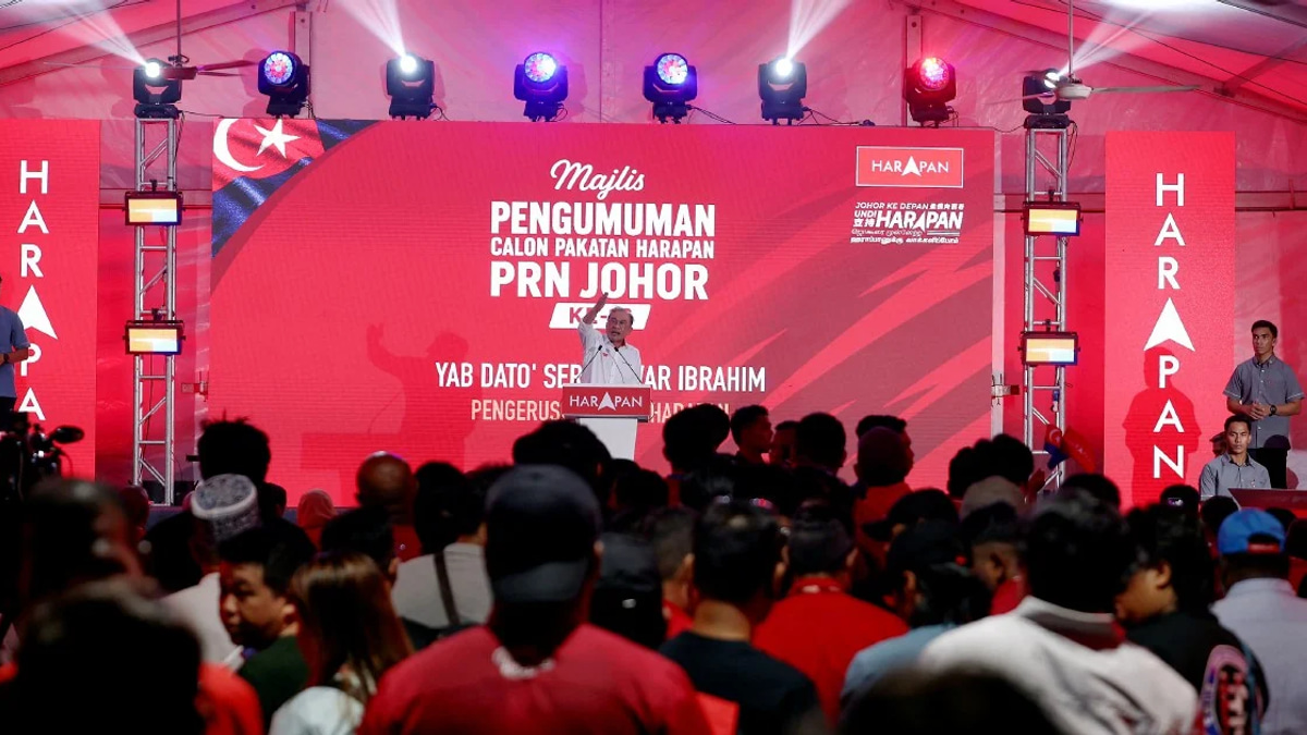 Anwar Calls for Clear Boundary Between Johor Election and Royal Institutions