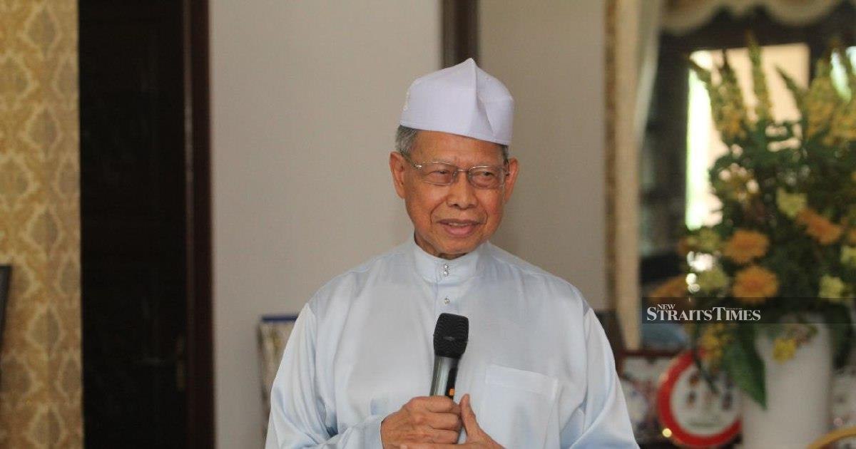 Mustapa Mohamed Rules Out GE16 Bid, Citing Health Constraints