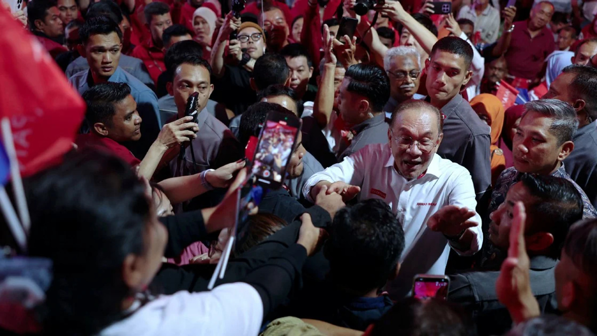 Pakatan Harapan Unveils Full Candidate List for Johor Election, Confident of Capturing State