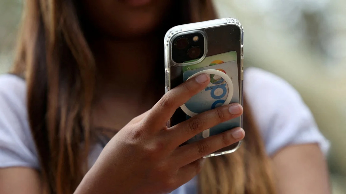 Australia Empowers Regulator to Enforce Teen Social Media Ban Against Tech Giants