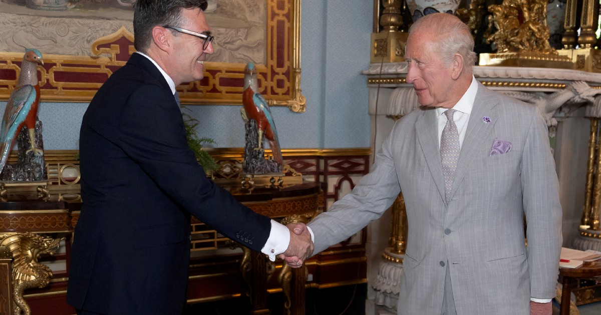 Andy Burnham Sworn in as UK Prime Minister Following Palace Meeting with King Charles