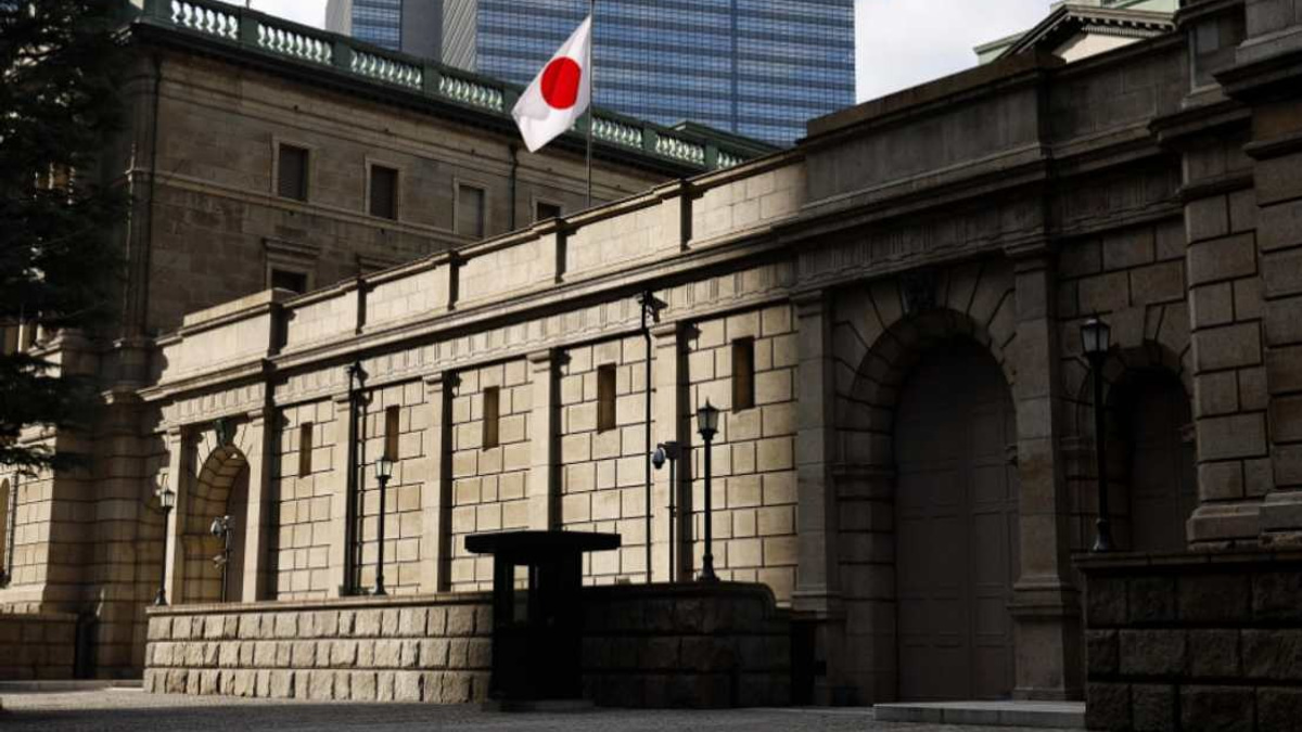 Japanese Yen Slides to 39-Year Low Amid Fed Rate Hike Expectations