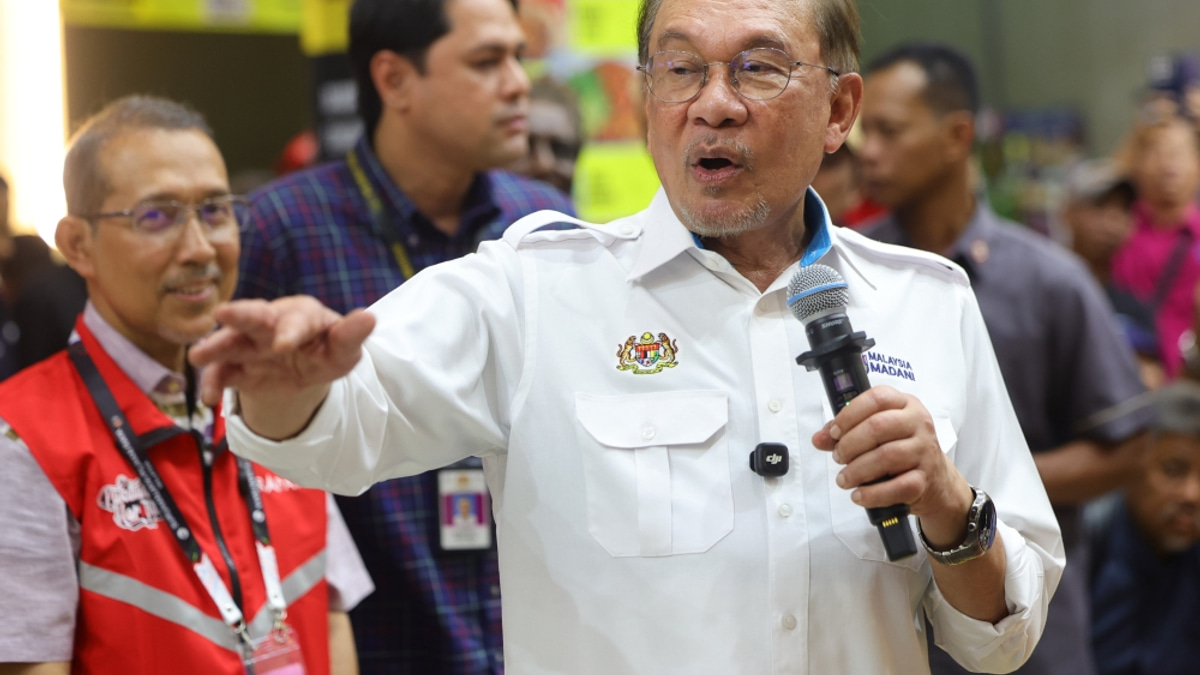 Anwar intensifies Negeri Sembilan push as campaign enters final phase