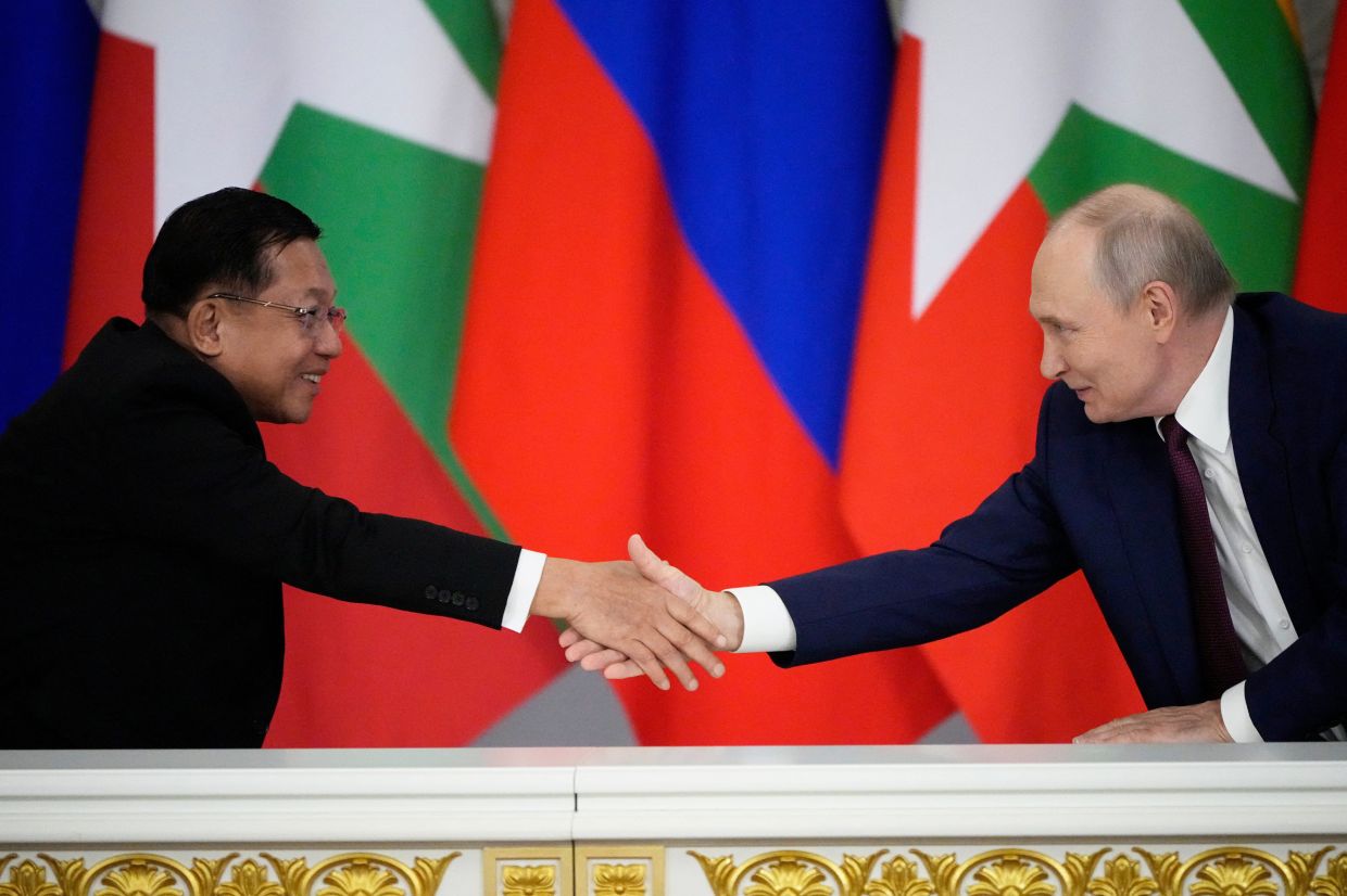 Putin Hails 'Especially Trusting' Relations with Myanmar's Min Aung Hlaing During Moscow Visit
