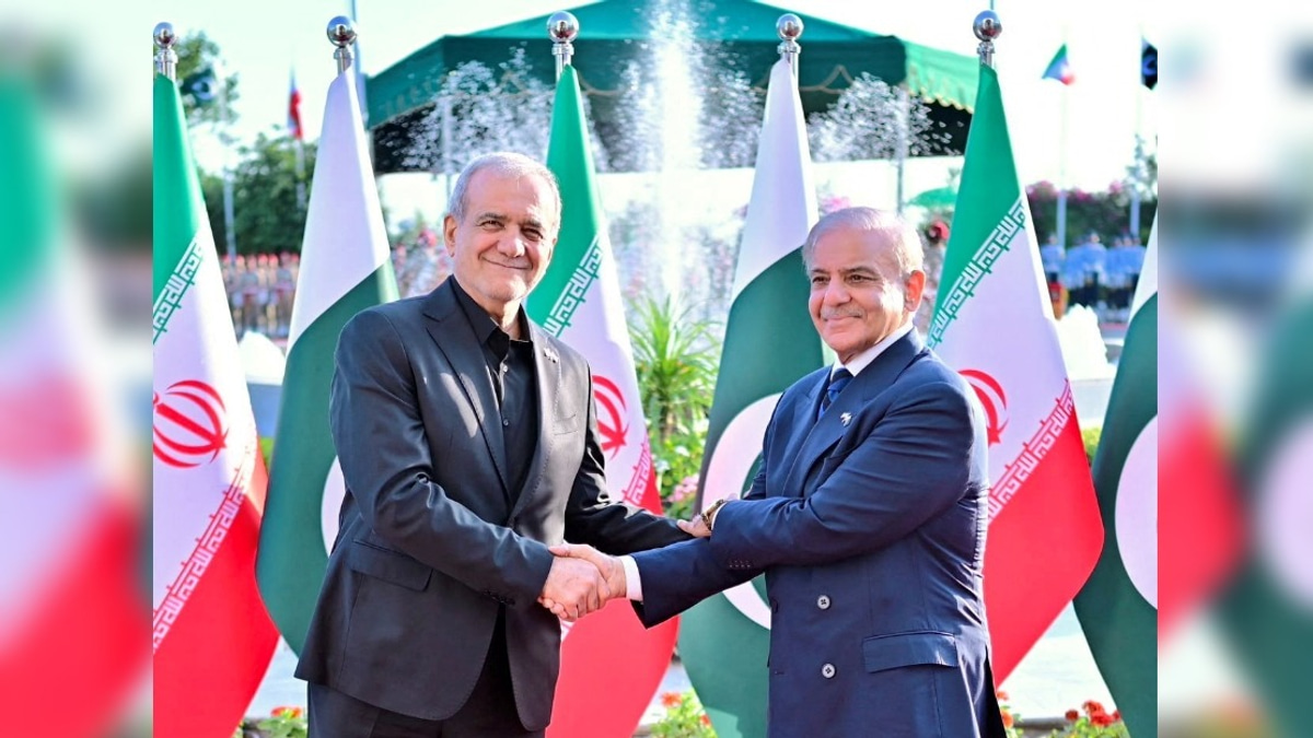 Pakistan Reaffirms Iran's Right to Ballistic Missiles as Pezeshkian Visits Islamabad