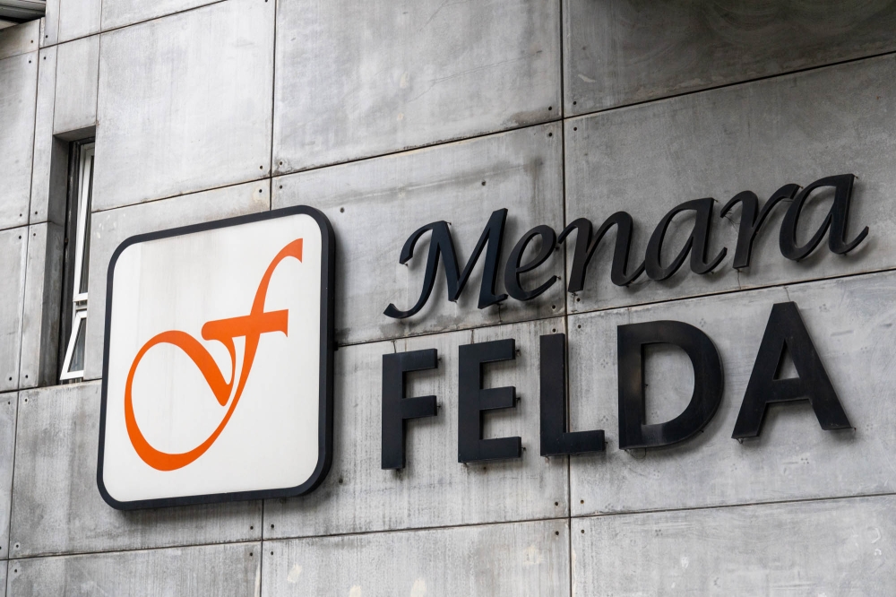 Anwar Signals Government Probe into Felda Following Tabung Haji Review