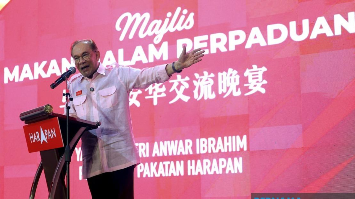 Anwar Challenges Opposition Over MB Race While Pitching Unity Government Credentials