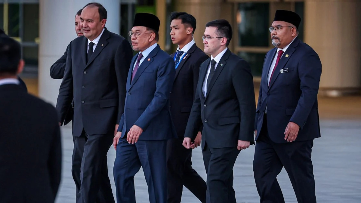 Anwar and Turkmenistan President Chart Course for Stronger Economic Partnership