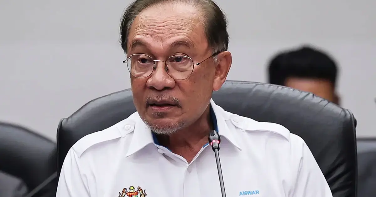Anwar Deflects PN Criticism by Urging Focus on RCI Tabung Haji Findings