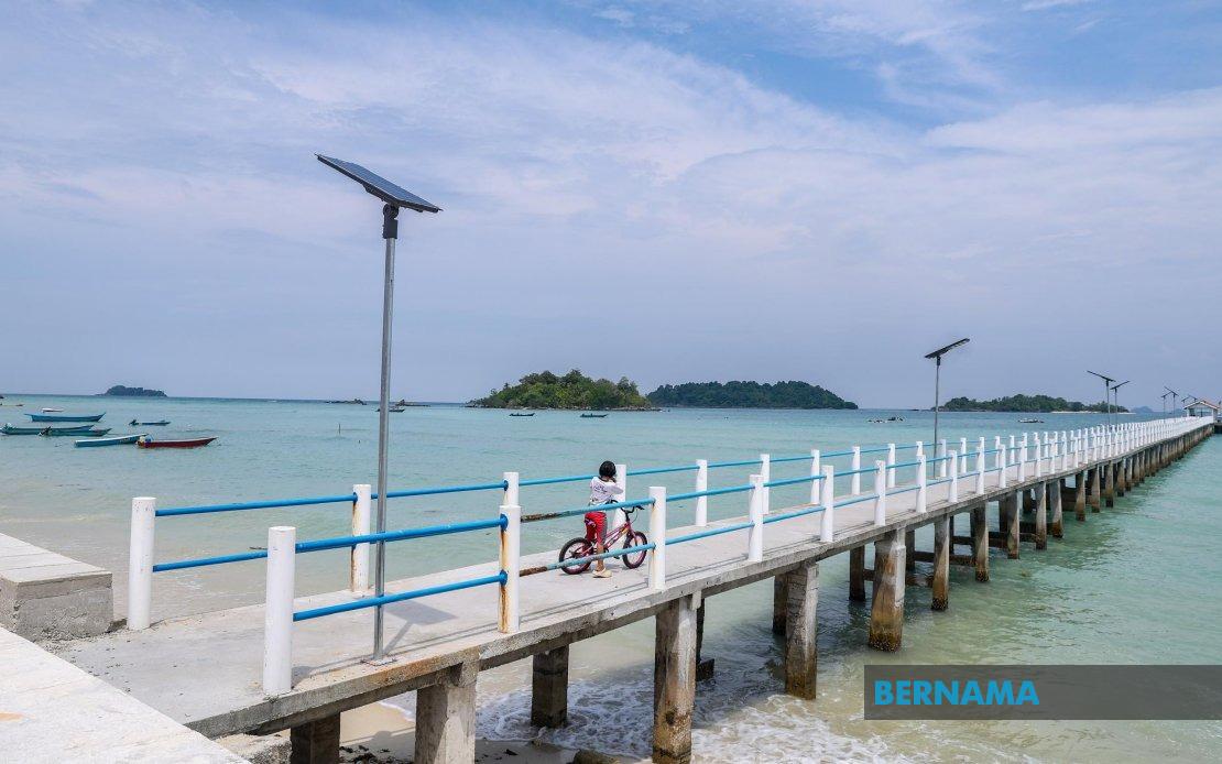 Pulau Tinggi Residents Pin Hopes on New Johor Leader to Fix Crumbling Jetty and Housing Crisis