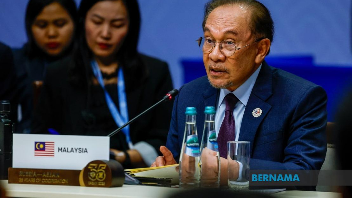 Anwar Urges ASEAN and Russia to Deepen Strategic Partnership Amid Global Tensions