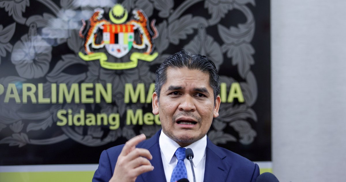 Bersatu MPs to Stay in Dewan Rakyat for Tabung Haji RCI Sitting, Says Radzi Jidin