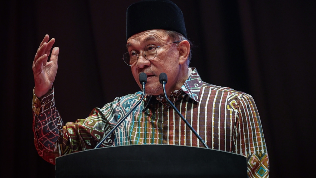PM Anwar Warns Against Unchecked Technology as Malaysia Charts Digital Future