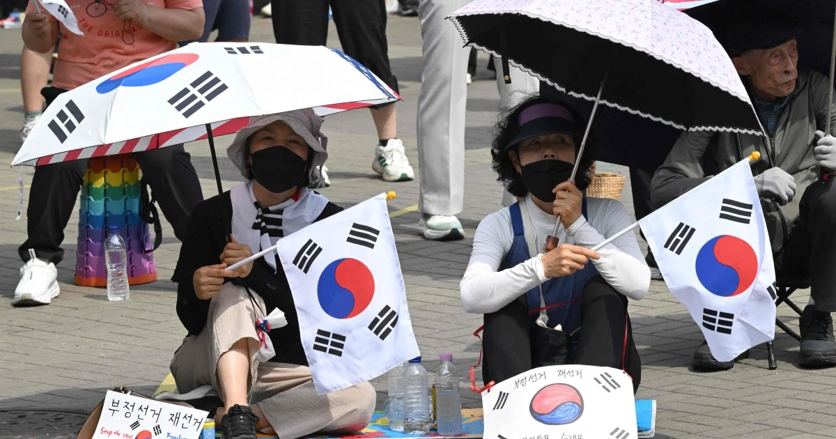 South Korea Parliament Investigates Election Commission Over June Ballot Shortages