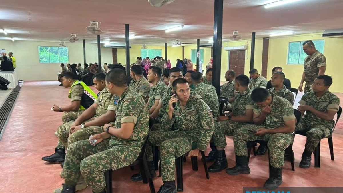 Saifuddin and Khaled Call on Johor Early Voters to Embrace Democratic Responsibility
