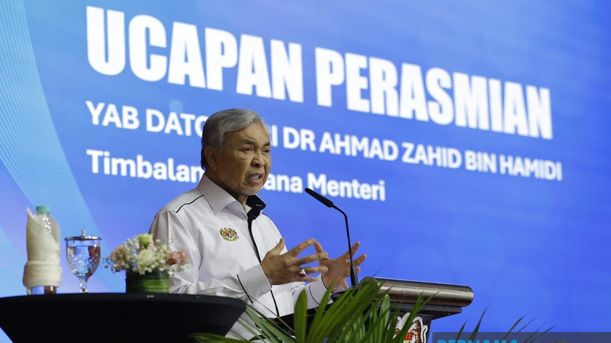 Ahmad Zahid Urges SPM Graduates to Pursue Agriculture TVET for High-Income Careers