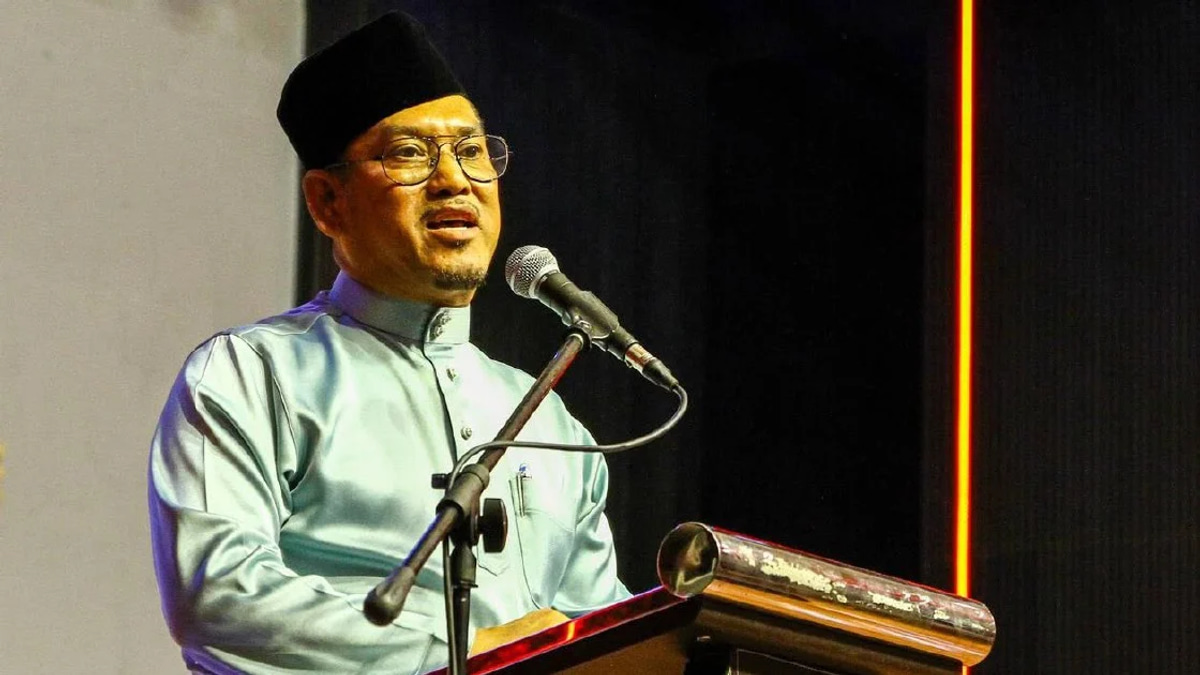 Bersatu Leader Ahmad Faizal Criticises PN Coalition Partner Over Defection And Symbol Rights