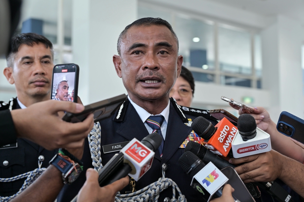 Five Chinese Nationals Arrested Over String of Kuala Lumpur Housebreakings