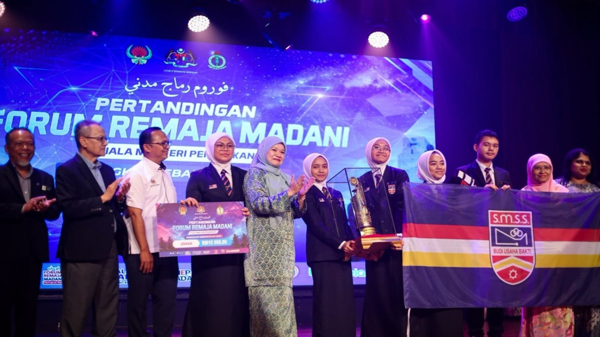 Education Minister Calls for Youth Empowerment Through Critical Thinking and Respectful Dialogue