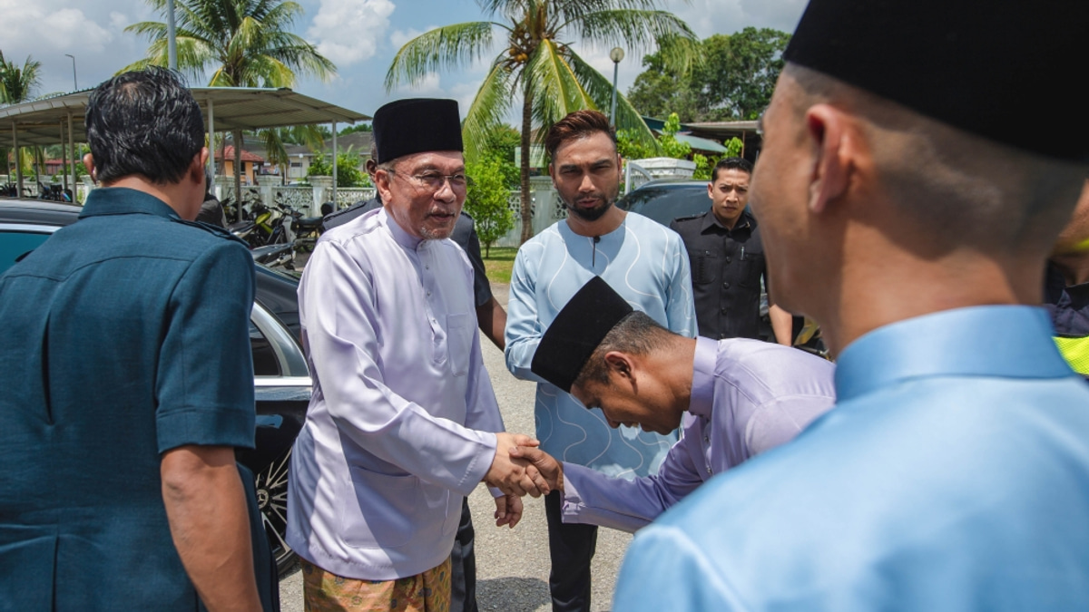 Anwar Acknowledges Broader Economic Strains as Second-Quarter Growth Exceeds Expectations