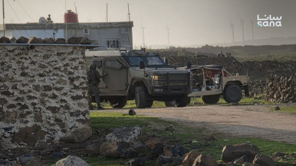 Israeli Military Vehicles Cross into Syria's Quneitra Amid Post-Assad Instability