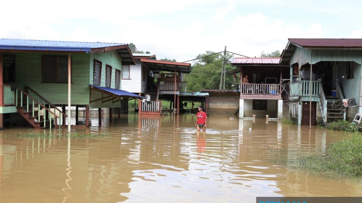 Flood Victims in Beaufort Sabah Nearly Treble Within Hours