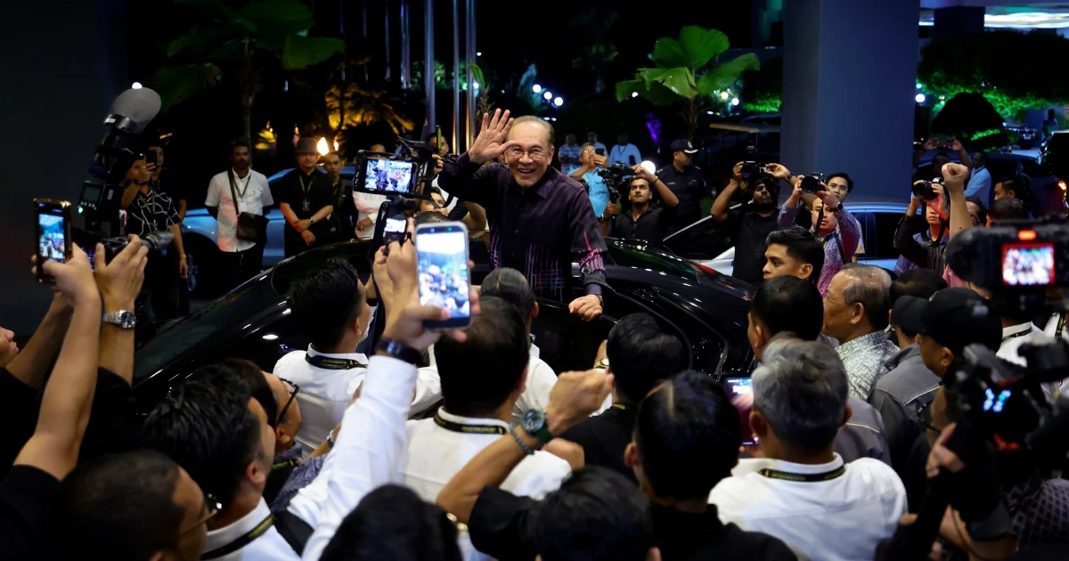 Anwar Says Abuse of Power, Not Racial Tensions, Is Malaysia's Core Challenge