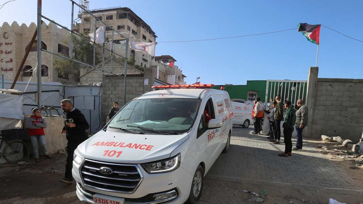Gaza's Healthcare System Faces Critical Collapse as Medical Supplies Run Short