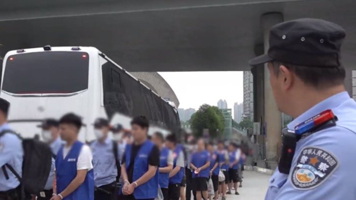Laos Extradites 494 Fraud Suspects to China in Telecom Scam Crackdown