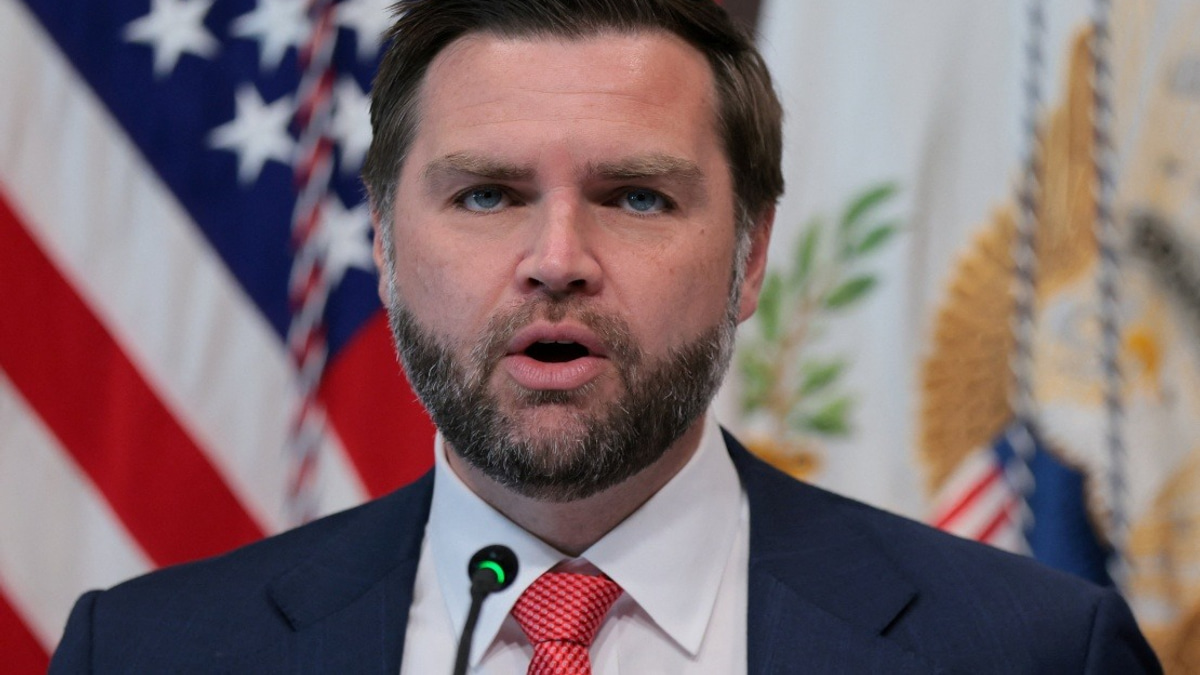 US Demands Iran Restore Gulf Oil Flow and Guarantee Safe Shipping, Says Vice President Vance