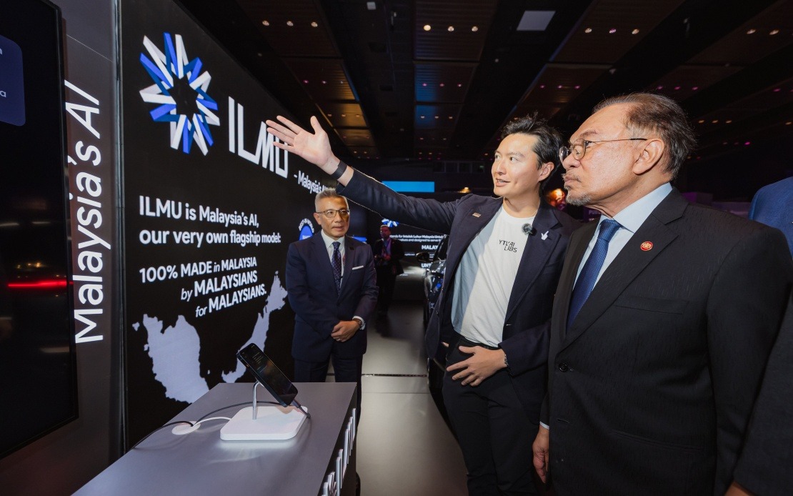 100,000 Young Malaysians to Access Free AI Assistant ILMUchat Pro for Three Months