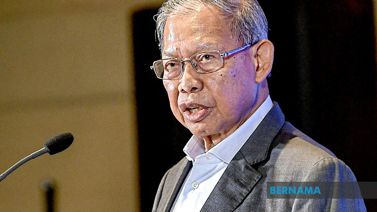 Mustapa Mohamed Steps Back From Electoral Politics, Signals Leadership Transition