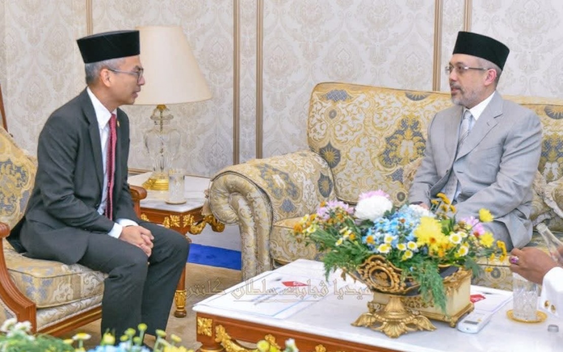 Kelantan Crown Prince Meets Communications Minister to Address Fake Accounts and Royal Institution Concerns