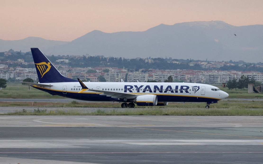 Passenger Rescued After Window Shatters on Ryanair Flight From Greece
