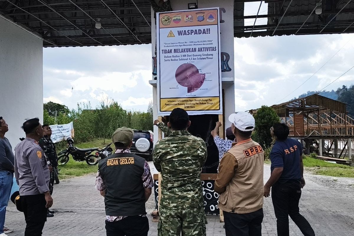 North Sumatra closes tourism sites as Mount Sinabung shows renewed volcanic unrest