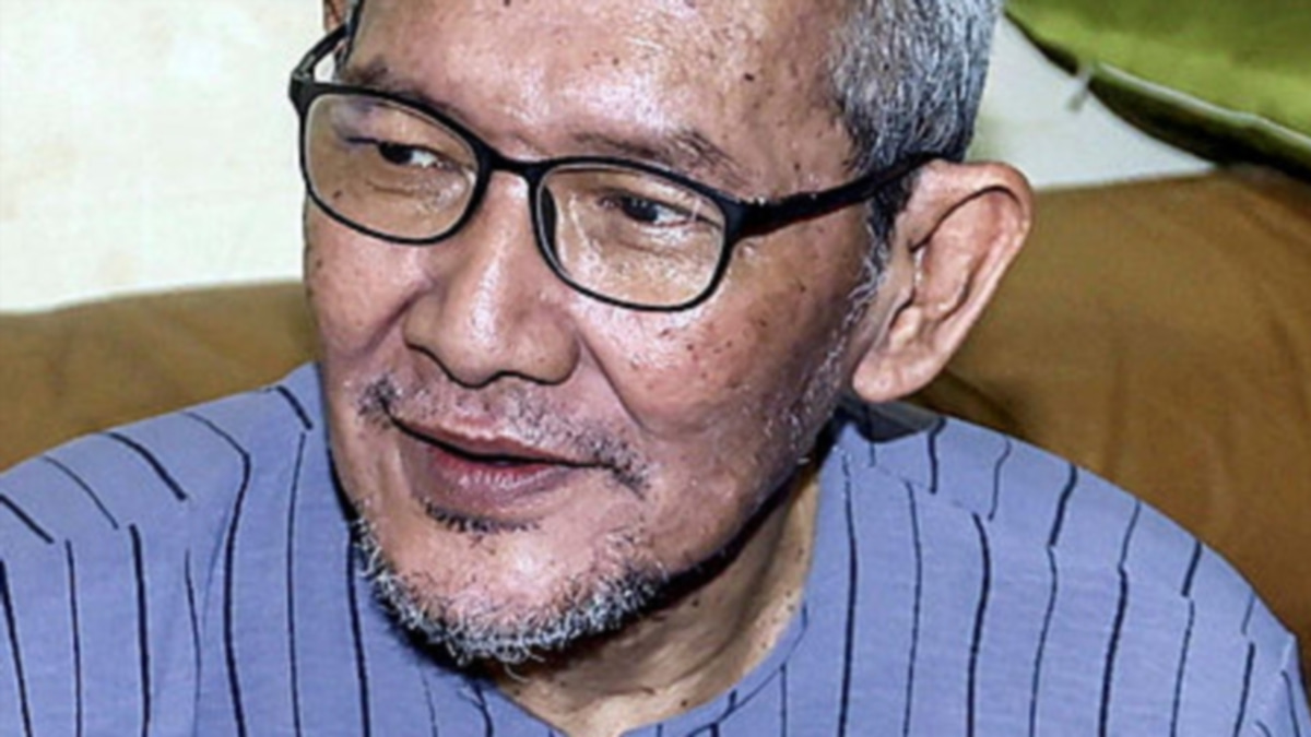 No Regrets: Salih Yaacob Sold His 90s Hit Album for RM5,000 to Buy a Phone