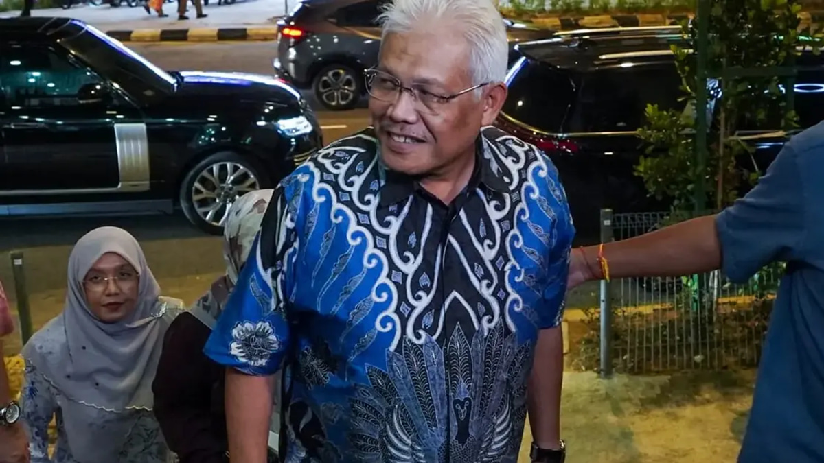 Hamzah and Opposition Lawmakers Meet at PAS Headquarters amid Coalition Realignment