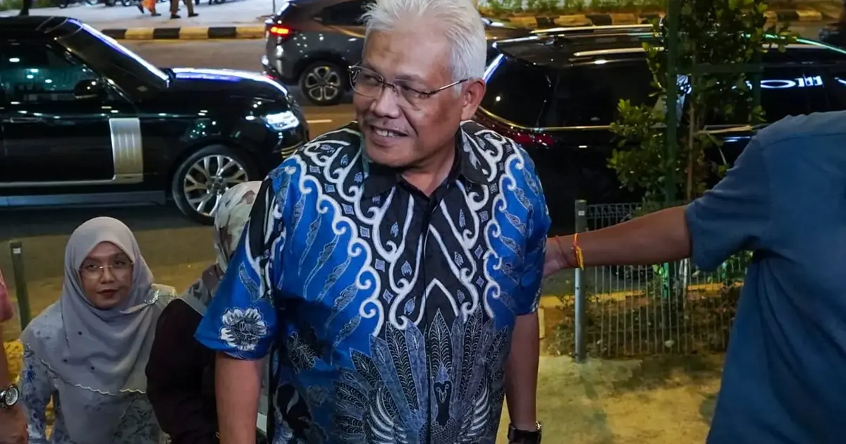 Hamzah and Opposition Lawmakers Meet at PAS Headquarters amid Coalition Realignment