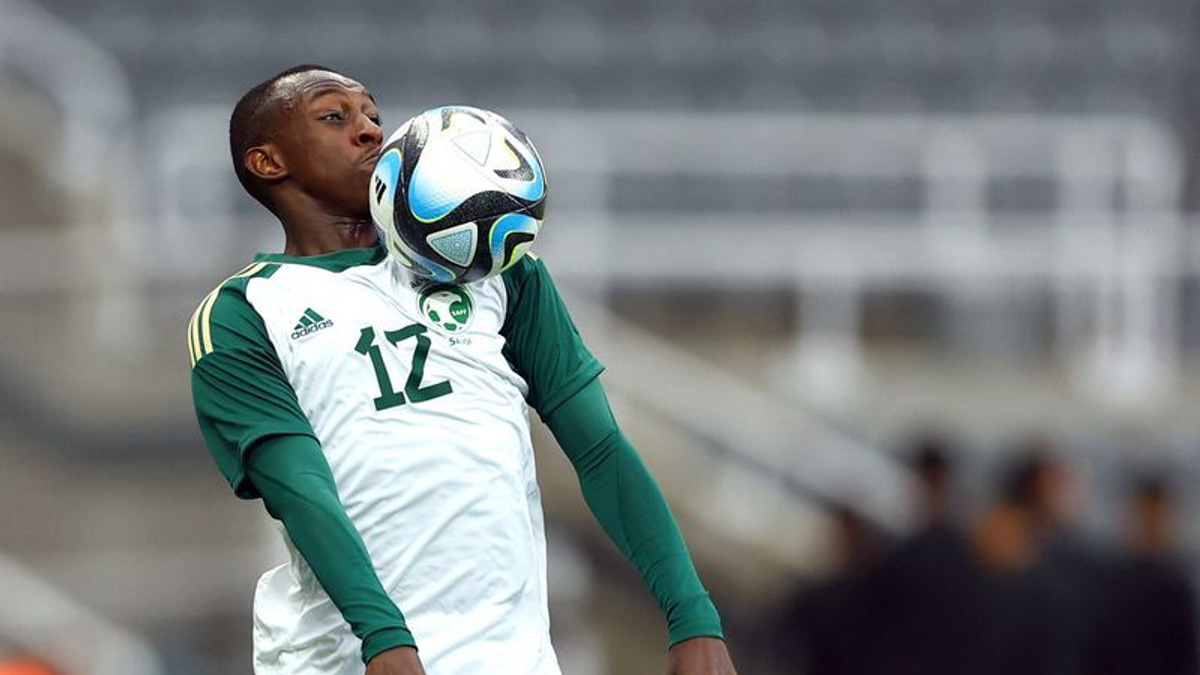 Passport theft forces Abdulhamid to miss Saudi Arabia's US training camp