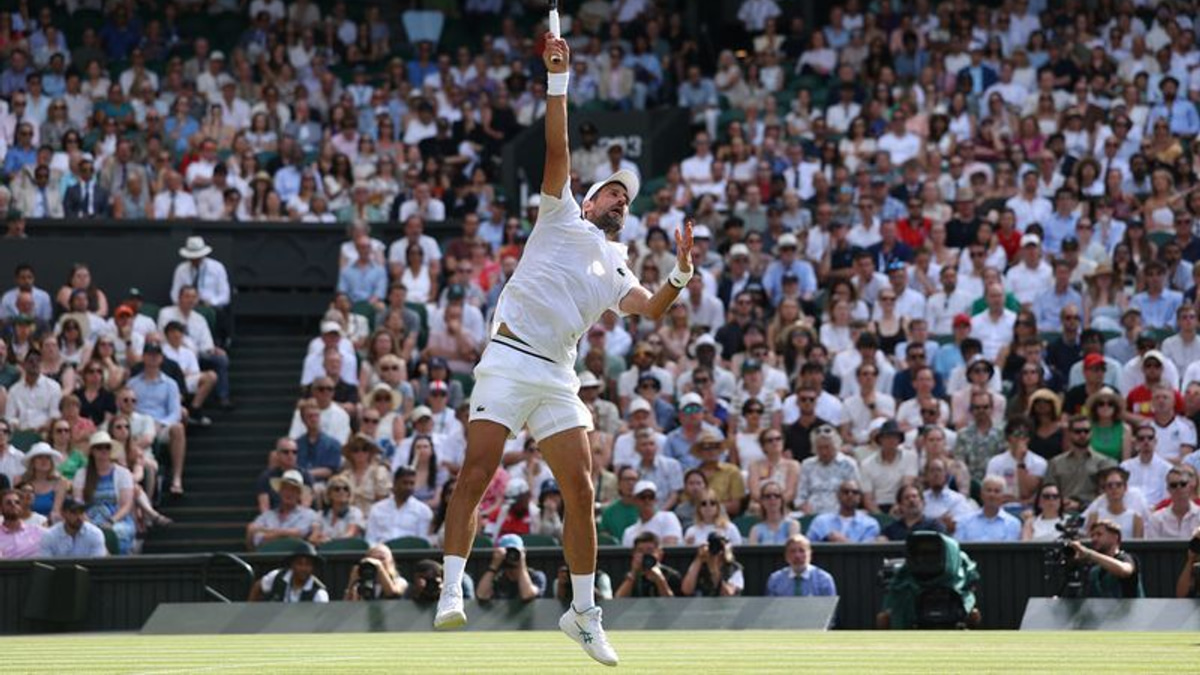 Djokovic Surpasses Federer's Wimbledon Record with Hard-Fought Victory Over Safiullin