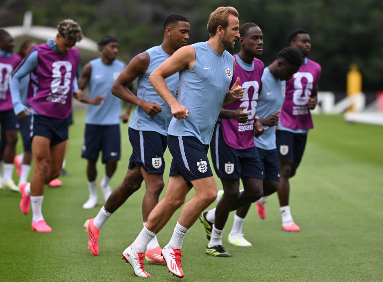 England braces for Mexico showdown as World Cup quarter-final race intensifies