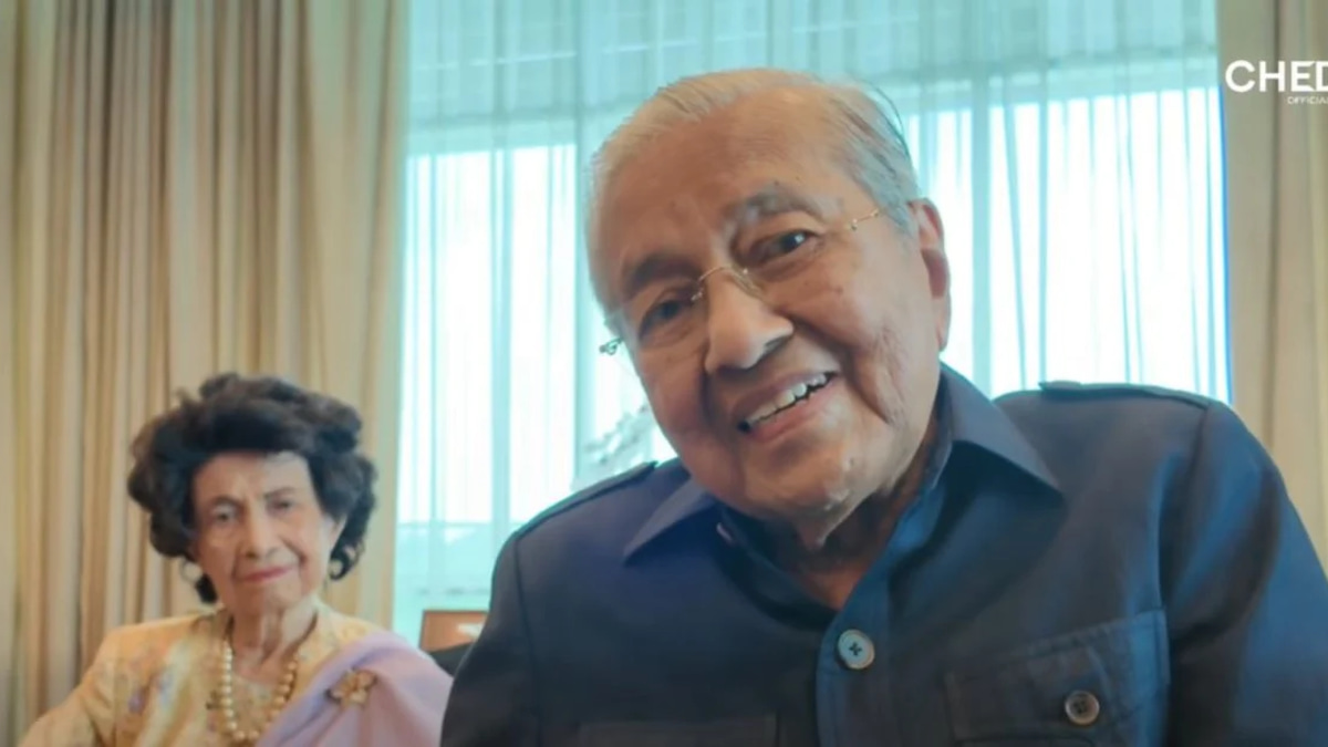 Tun Mahathir Expresses Gratitude as He Marks 101st Birthday