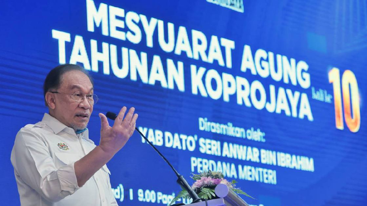 Anwar Urges Poverty Aid Focus on Need, Not Demographics or Geography